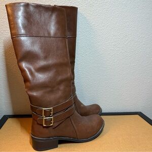 ARIZONA Brown Boots with Buckle Detail